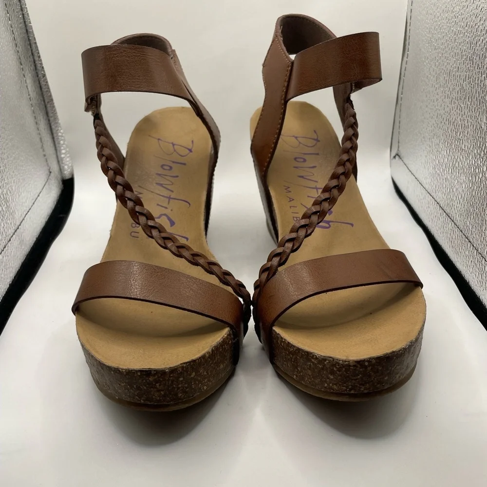 Blowfish women’s Brown Braided platform Sandals size 10